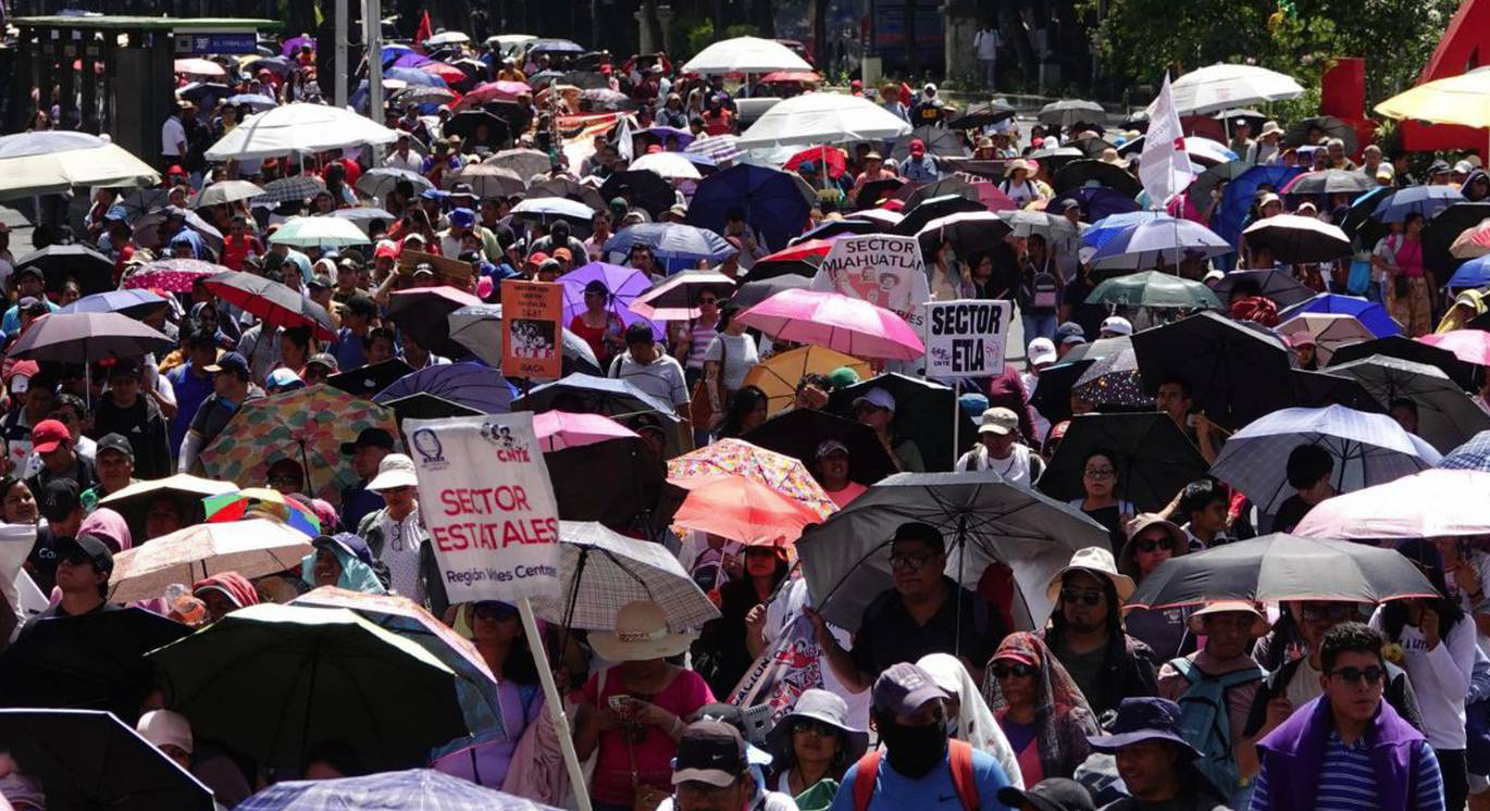 Llegan más contingentes al Zócalo CDMX